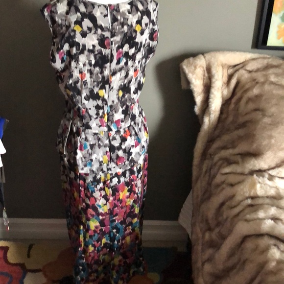 BCBGmaxazaria peplum, mid length sleeveless dress. - Picture 8 of 9